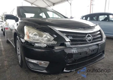 2015 Nissan Altima 2.5 S z USA, uszkodzony, nr VIN 1N4AL3AP0FC182756